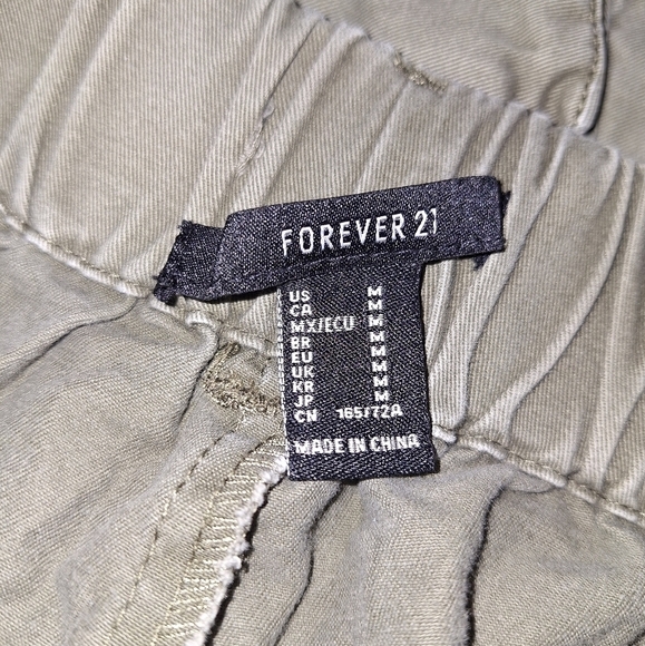 Forever 21 pants elastik at ankles size medium - Picture 6 of 6